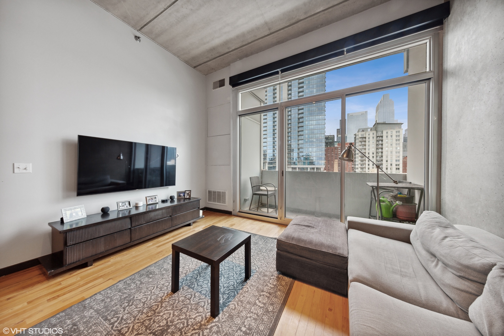 630 N Franklin Street Unit: 1101