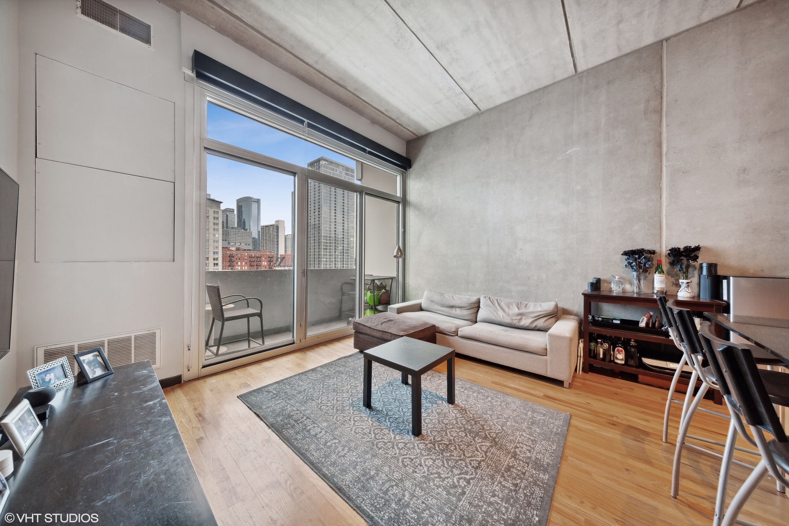 630 N Franklin Street Unit: 1101