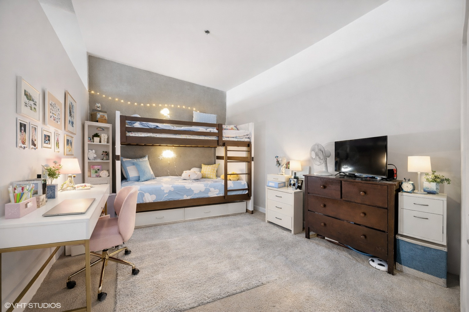 630 N Franklin Street Unit: 1101