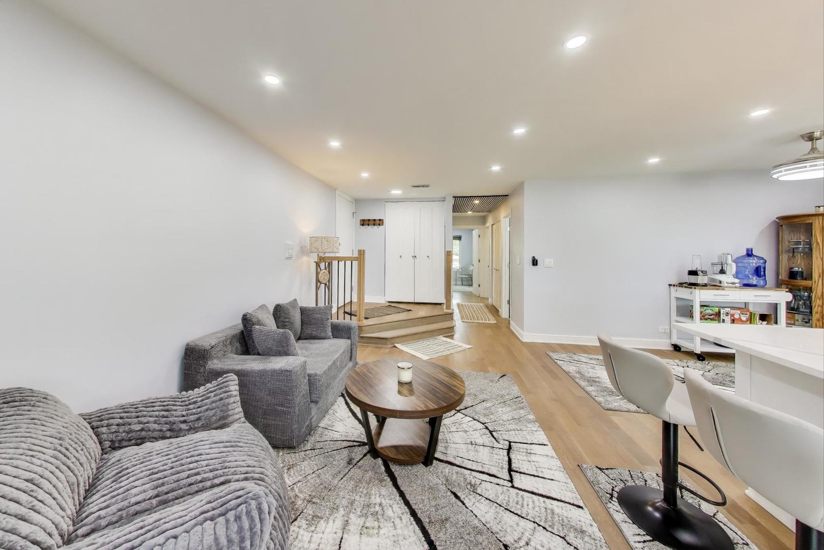 425 Sandpiper Court Unit: C