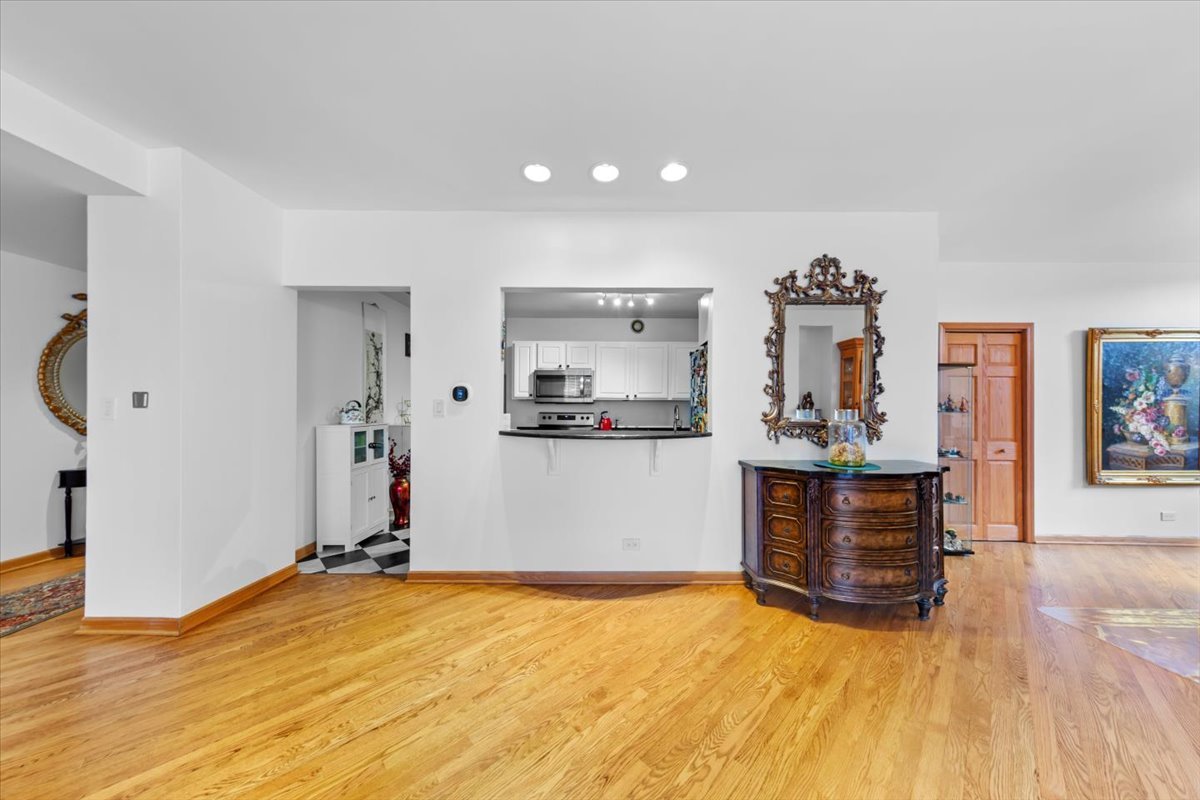431 S Dearborn Street Unit: 1204