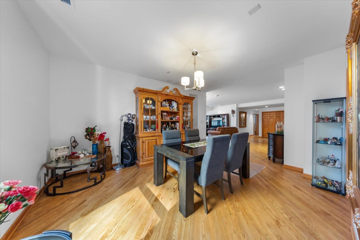 431 S Dearborn Street Unit: 1204