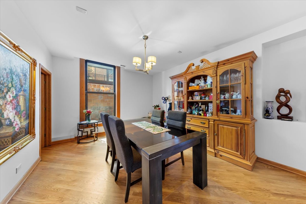 431 S Dearborn Street Unit: 1204
