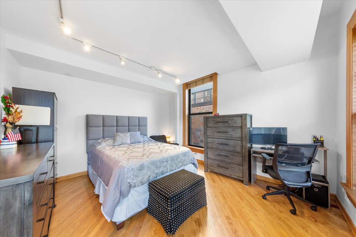 431 S Dearborn Street Unit: 1204
