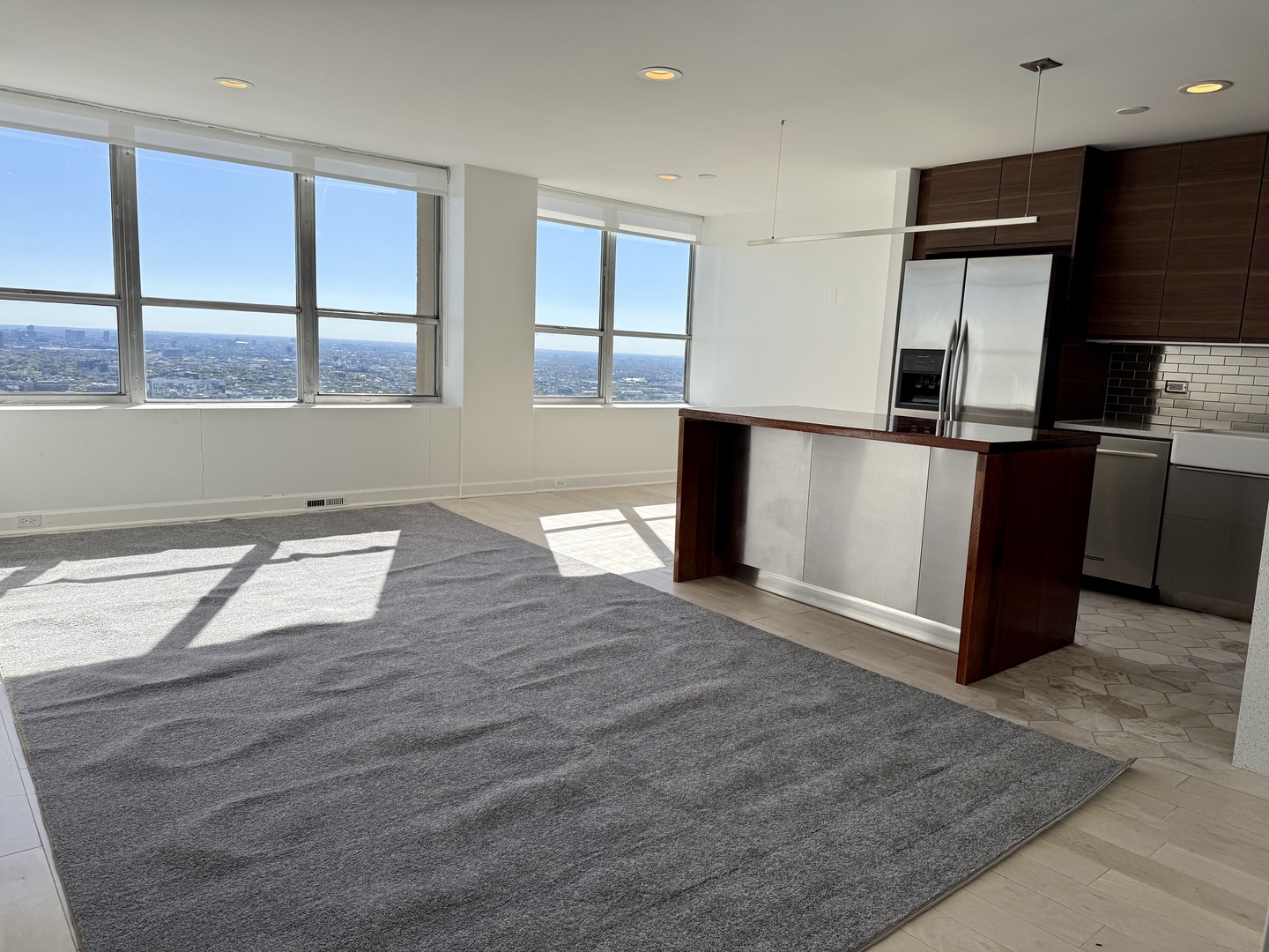 655 W IRVING PARK Road Unit: 5513