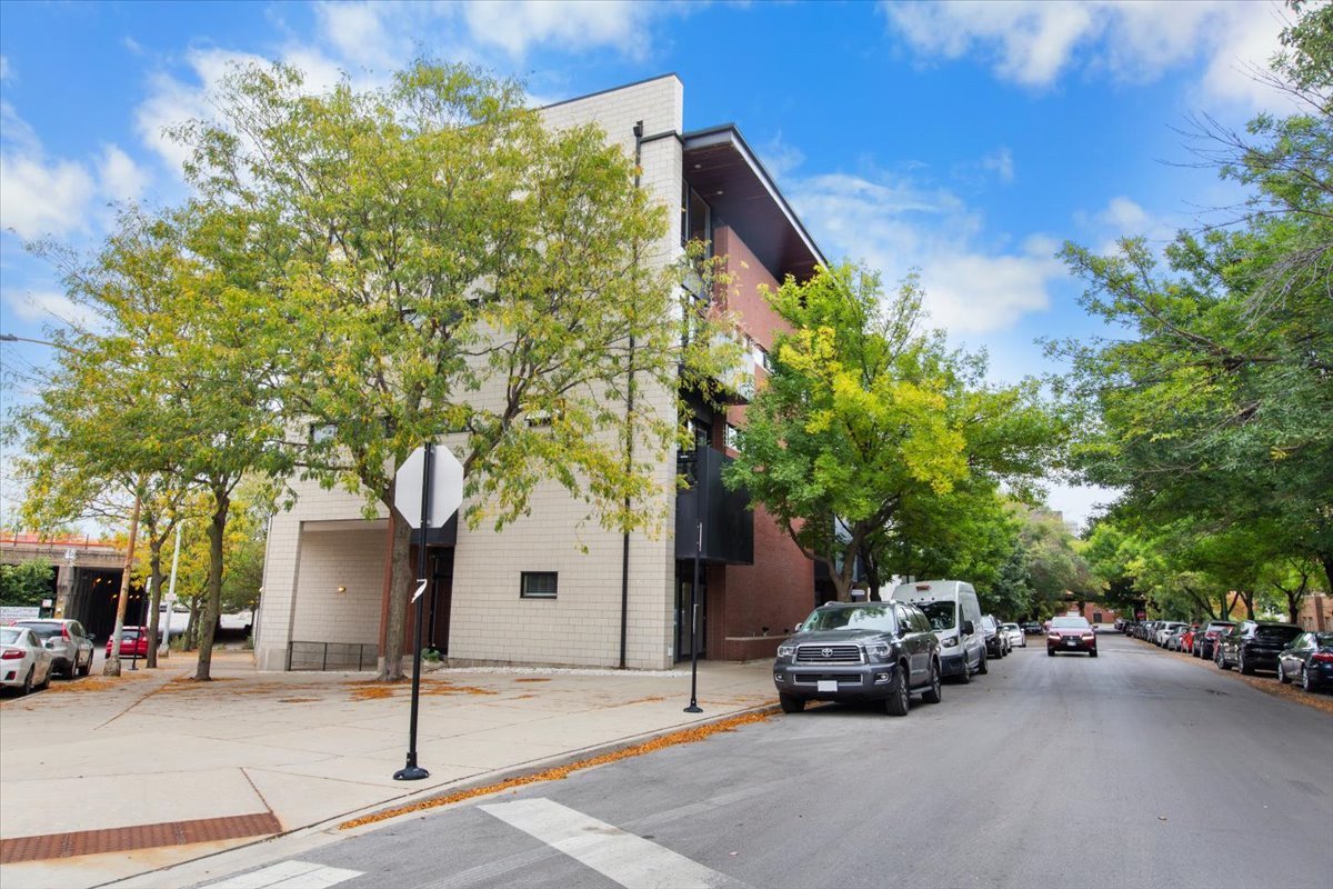 1024 W Fry Street Unit: 101