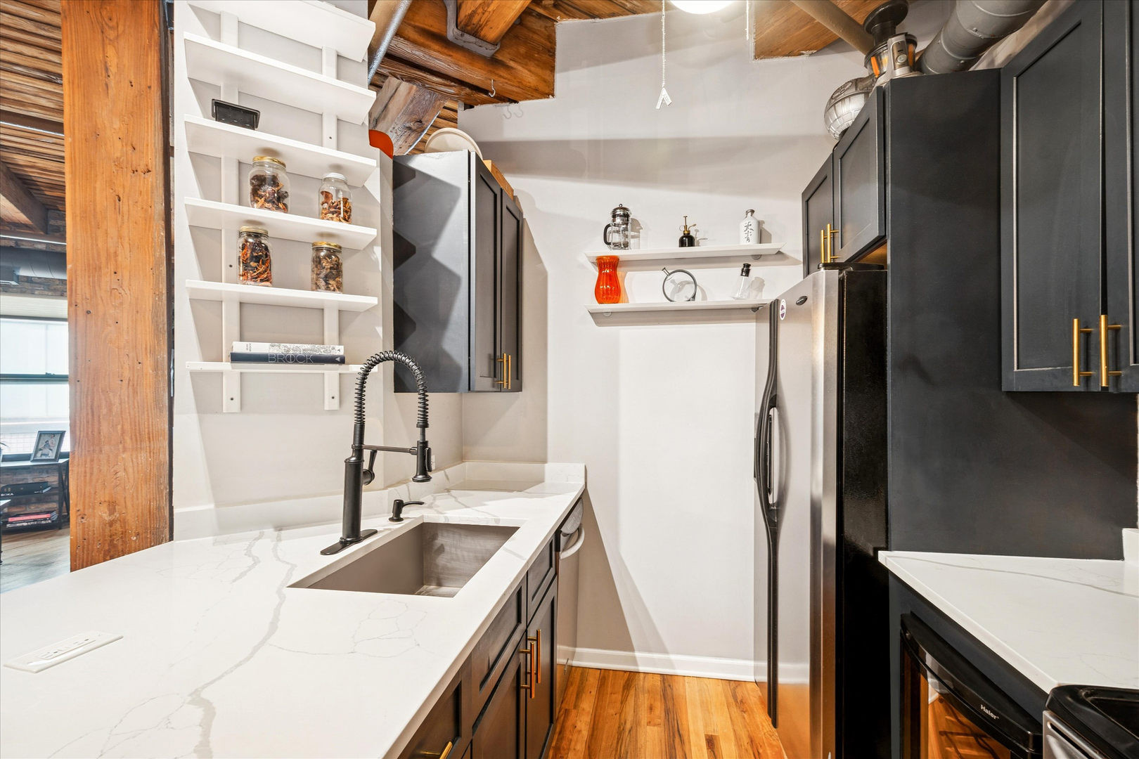 225 W Huron Street Unit: 516