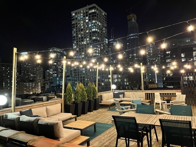 225 W Huron Street Unit: 516