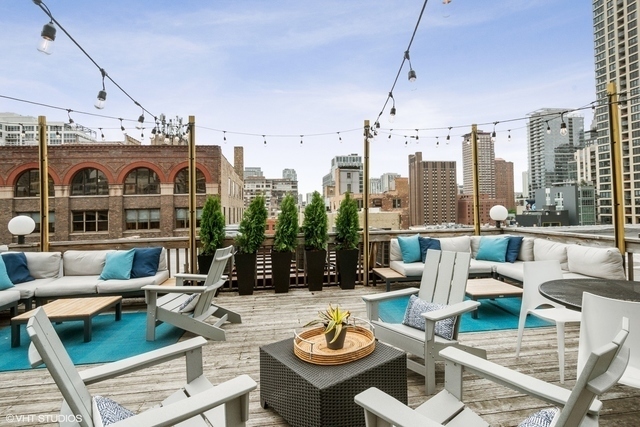 225 W Huron Street Unit: 516