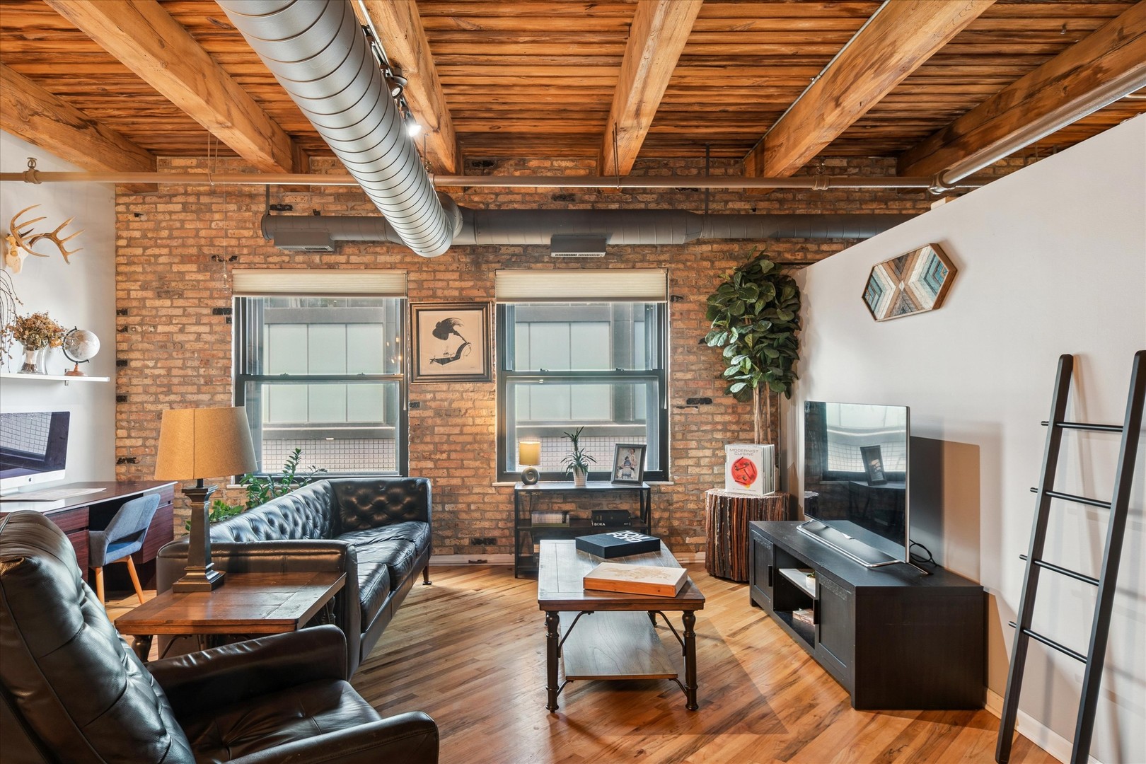 225 W Huron Street Unit: 516