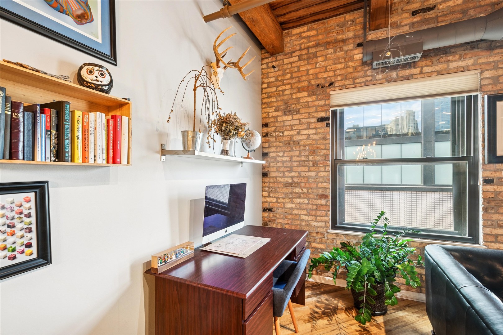 225 W Huron Street Unit: 516