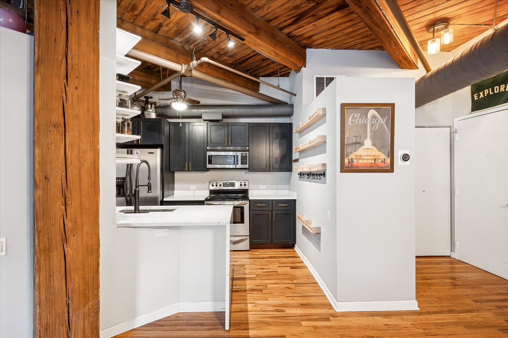 225 W Huron Street Unit: 516