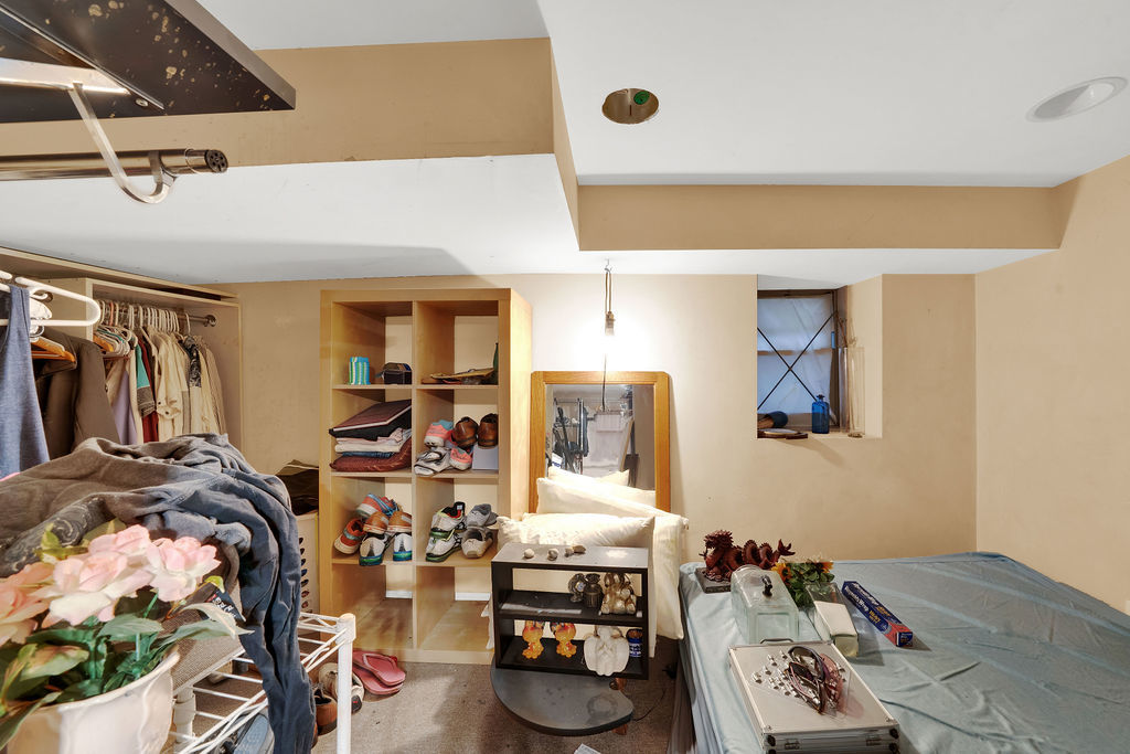 4328 N Kenneth Avenue