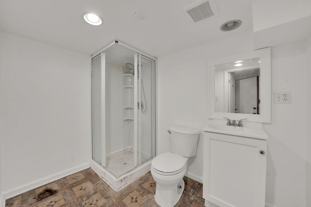 4328 N Kenneth Avenue