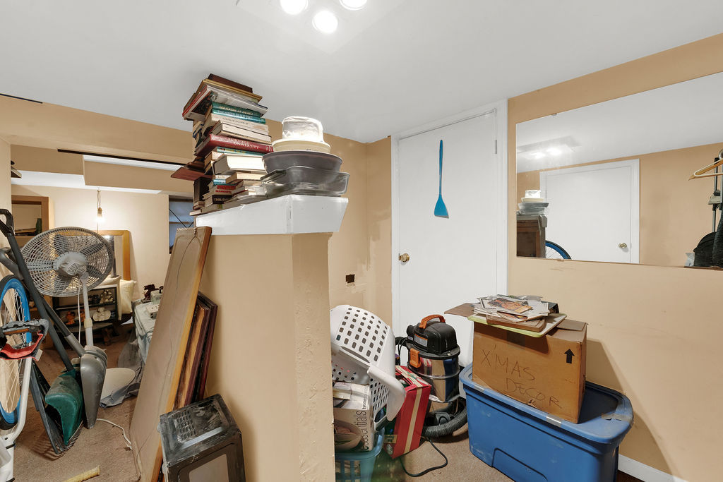 4328 N Kenneth Avenue