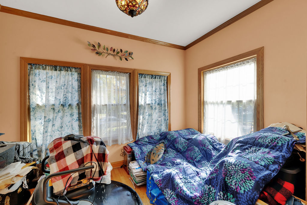 4328 N Kenneth Avenue