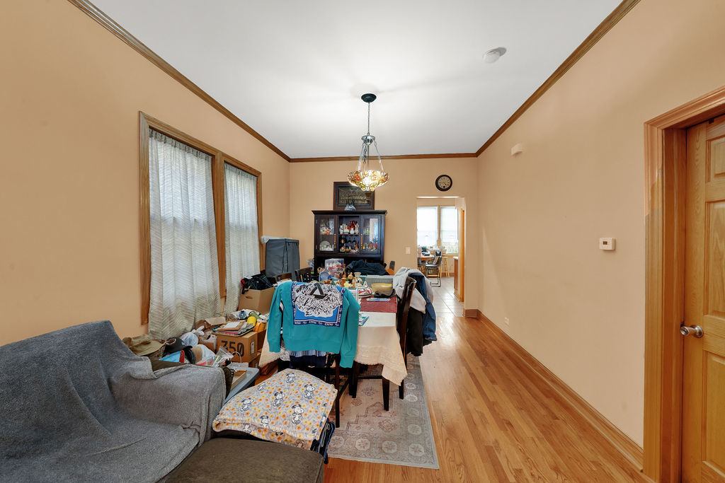 4328 N Kenneth Avenue