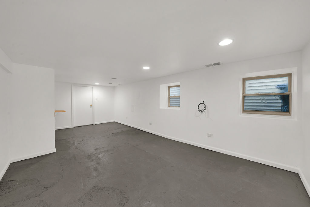 4328 N Kenneth Avenue