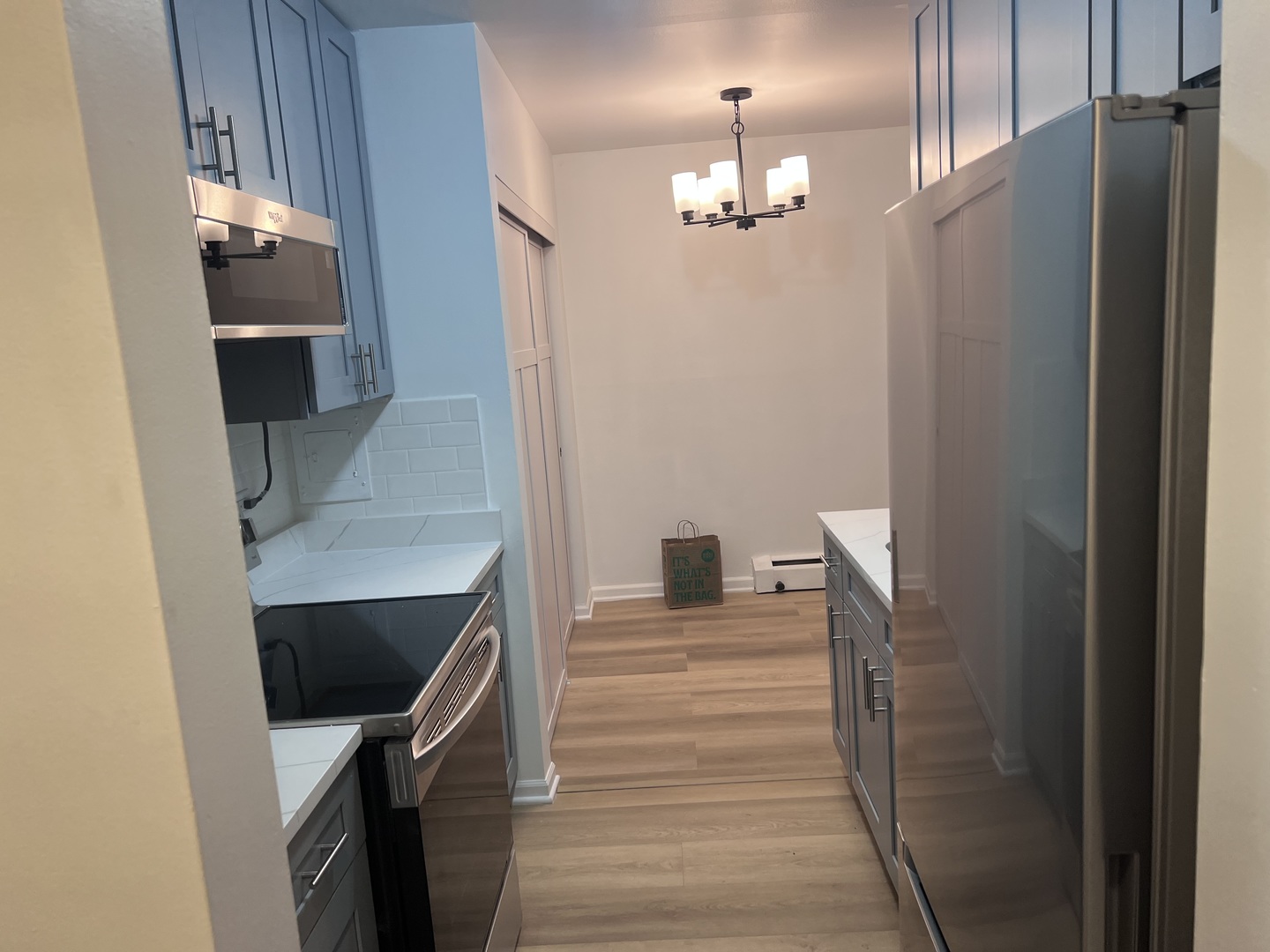 7120 N Sheridan Road Unit: 216