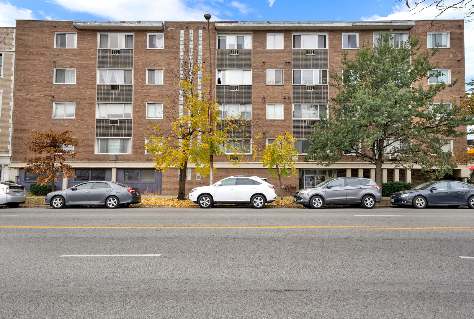 7120 N Sheridan Road Unit: 216