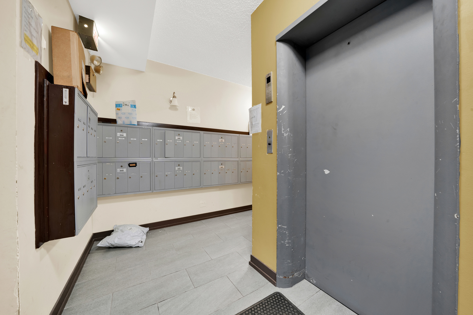 7120 N Sheridan Road Unit: 216