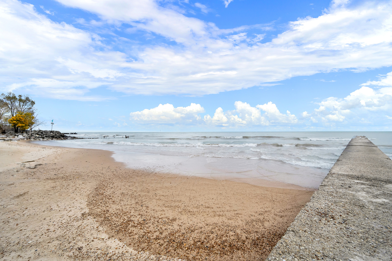 7120 N Sheridan Road Unit: 216