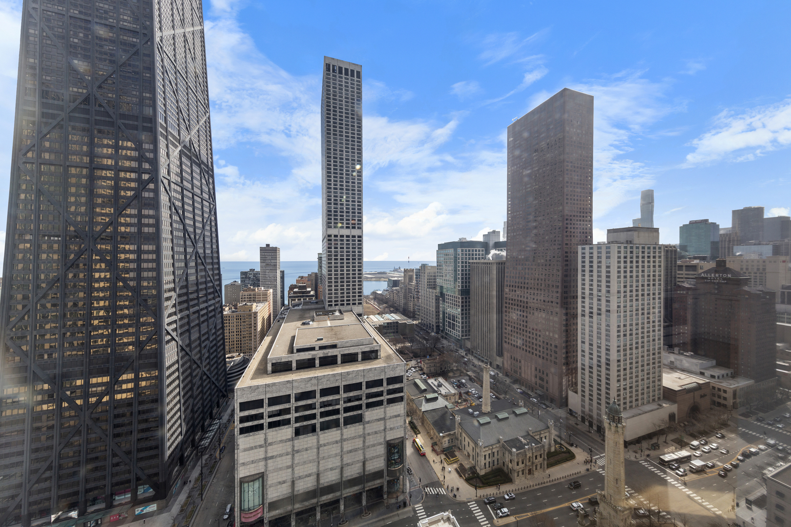 111 E Chestnut Street Unit: 38C