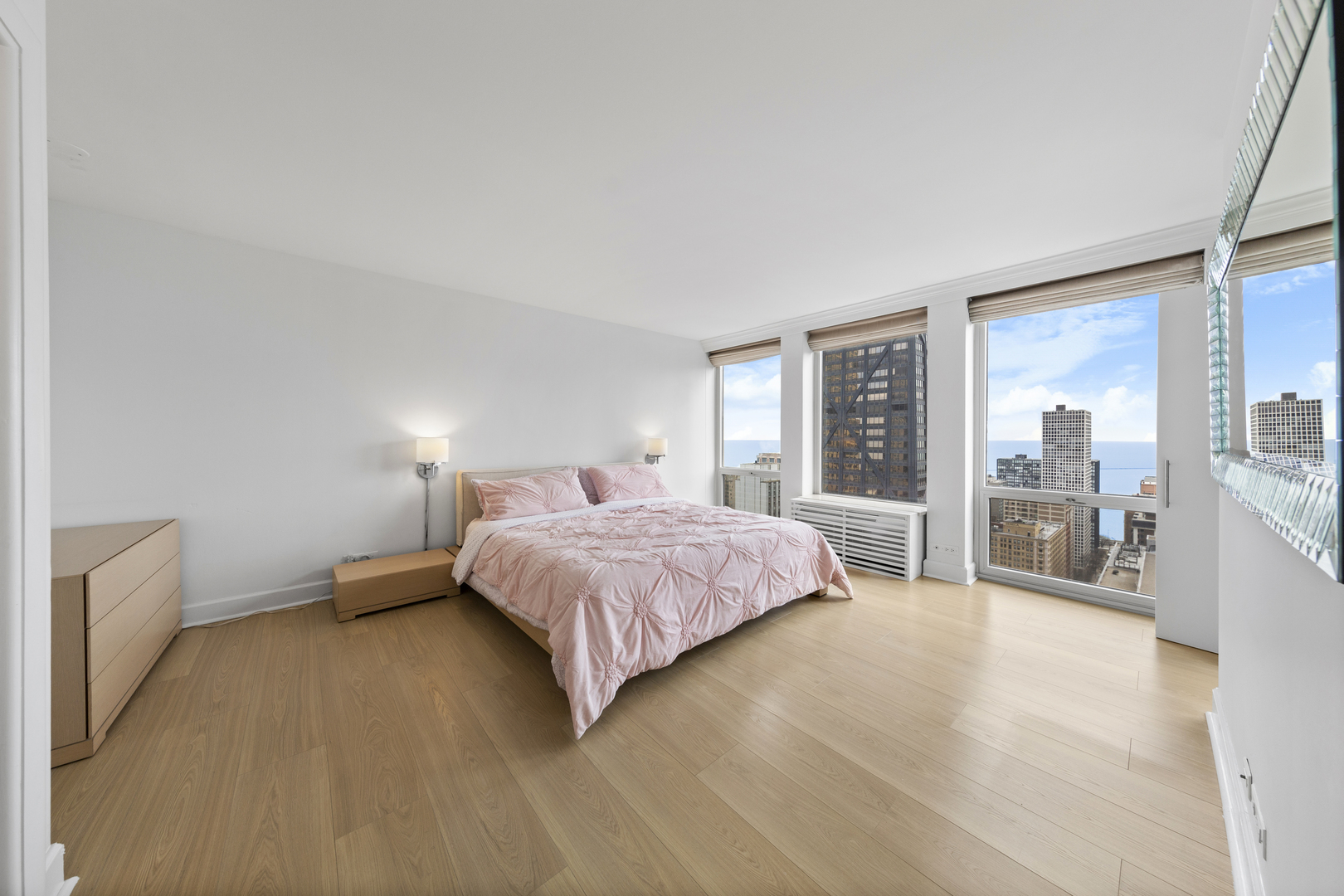 111 E Chestnut Street Unit: 38C