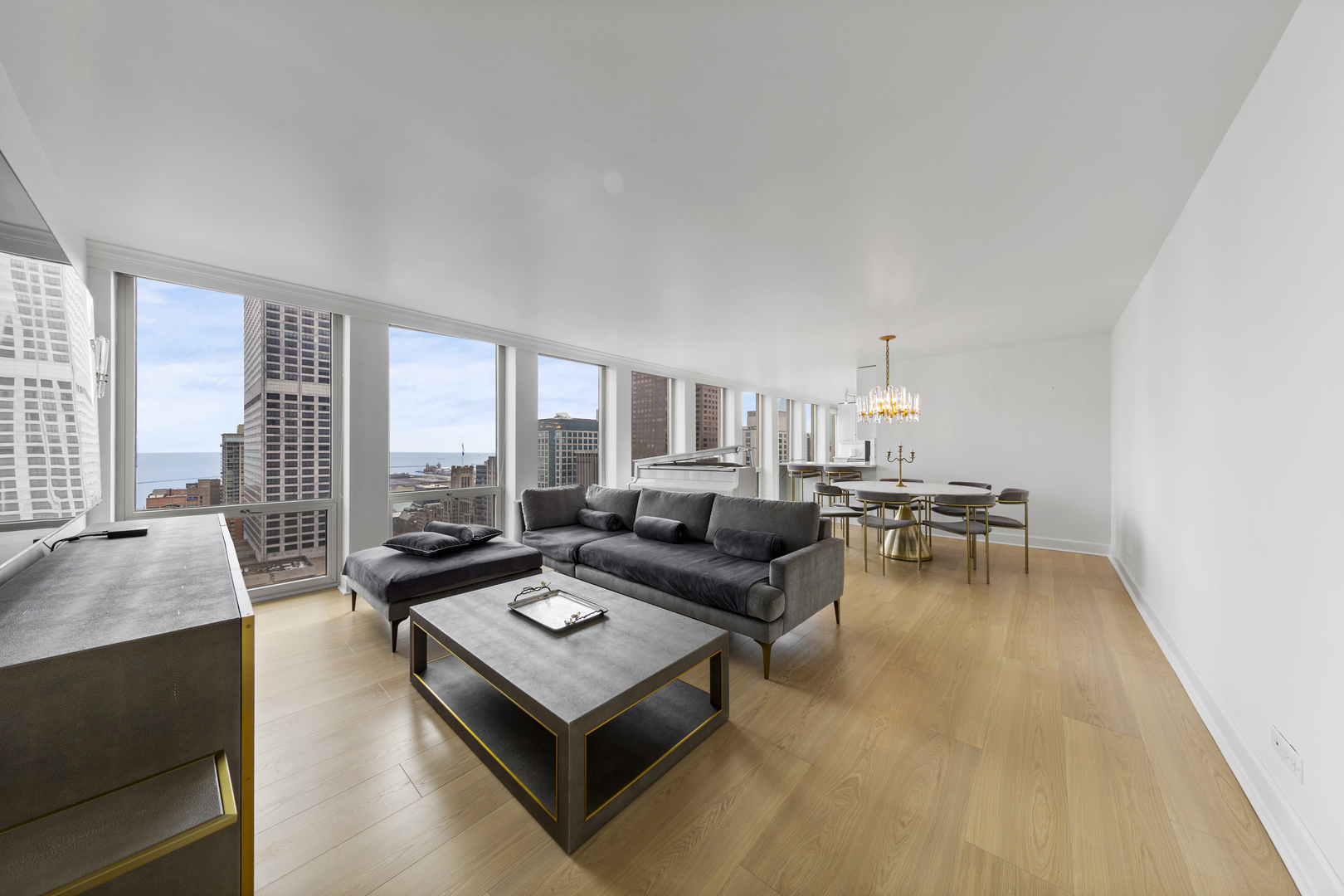 111 E Chestnut Street Unit: 38C