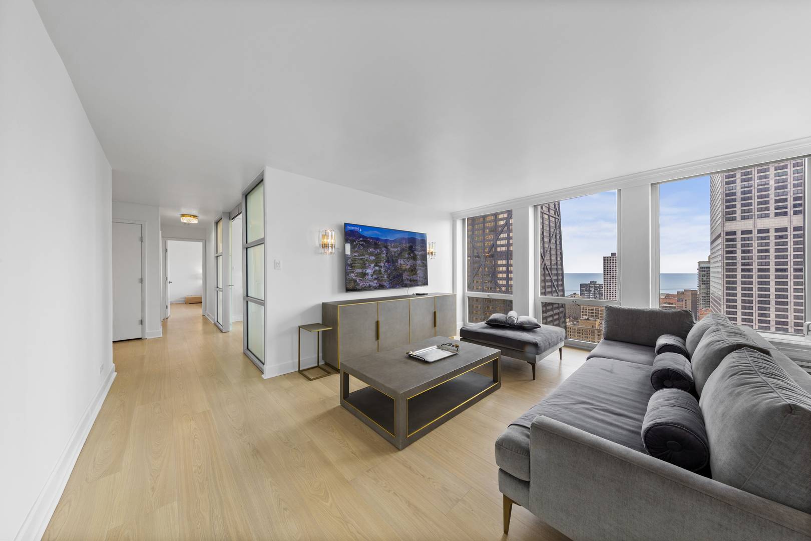 111 E Chestnut Street Unit: 38C