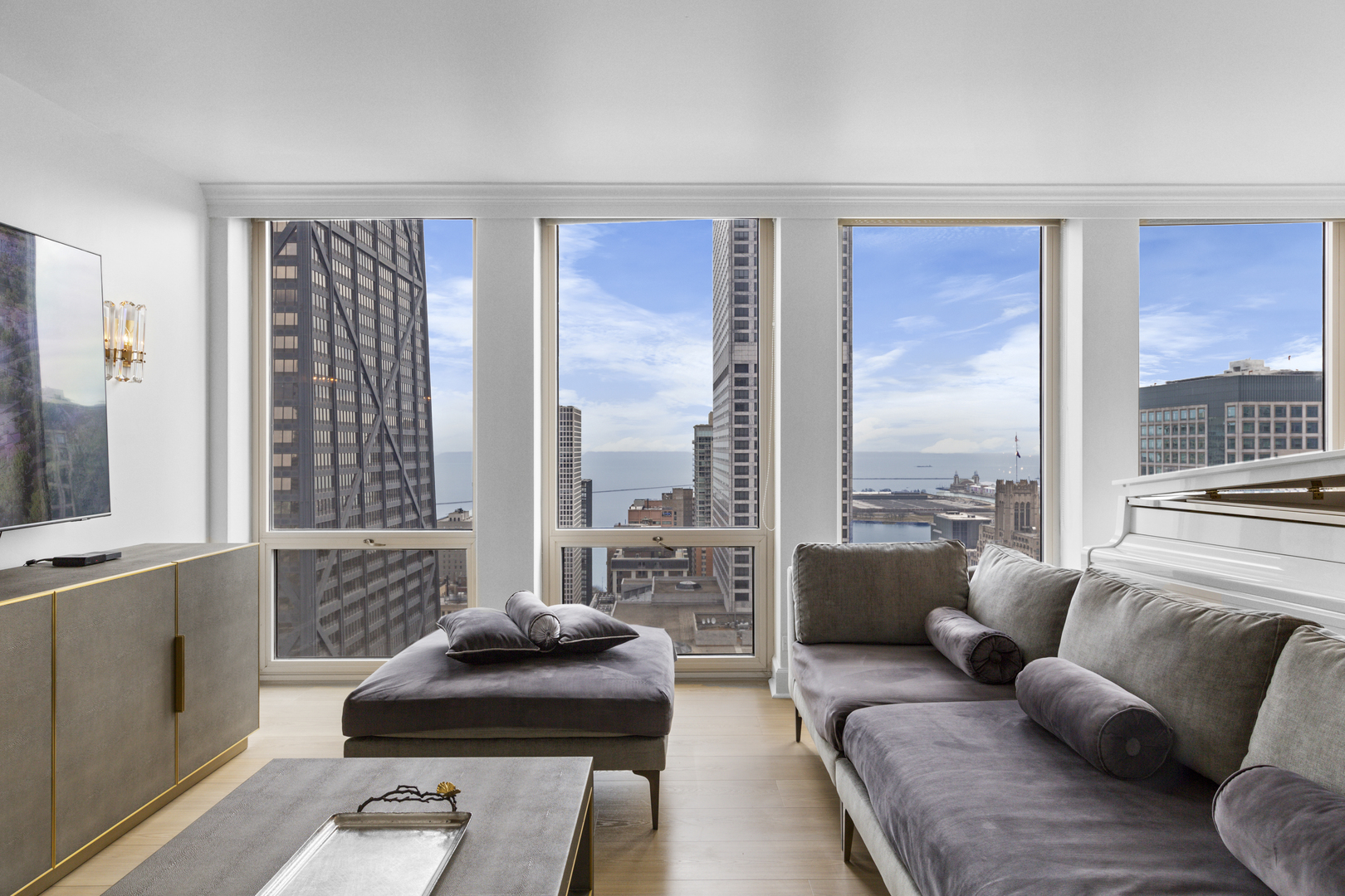 111 E Chestnut Street Unit: 38C