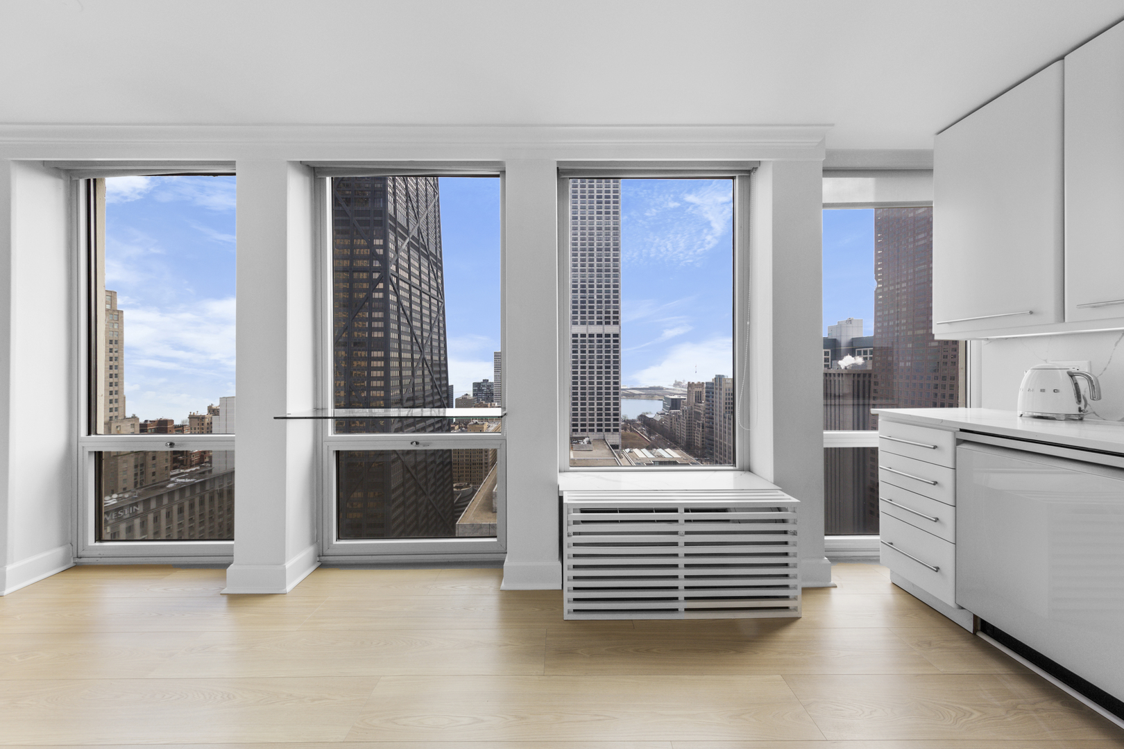 111 E Chestnut Street Unit: 38C