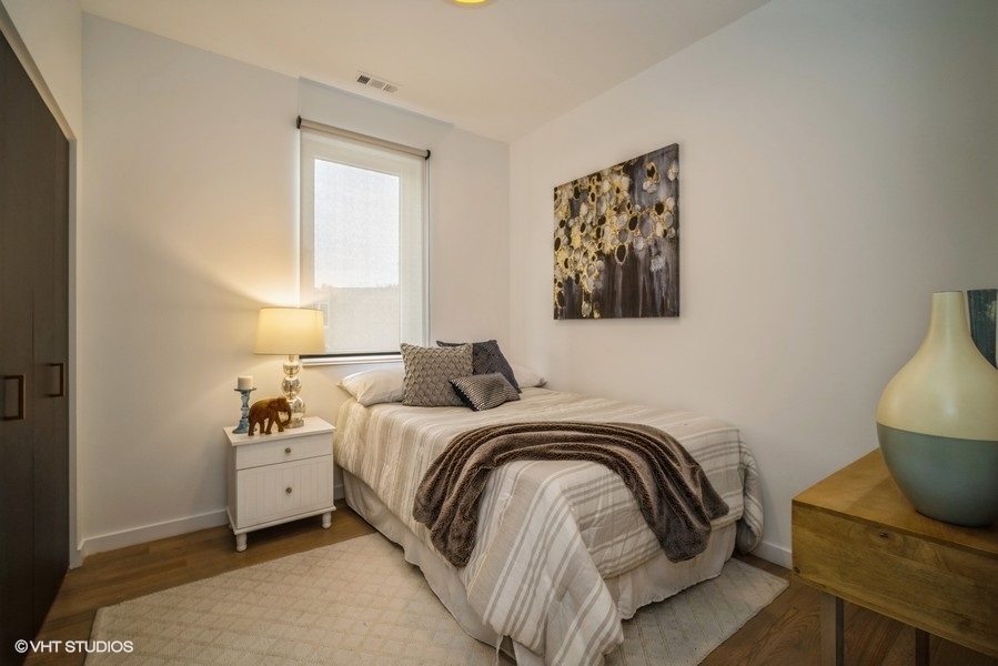 1100 S WESTERN Avenue Unit: 1