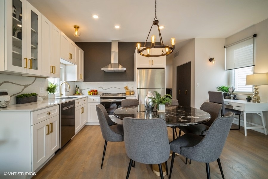 1100 S WESTERN Avenue Unit: 1