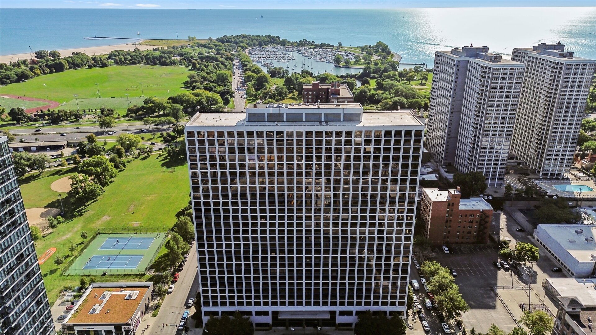 4343 N Clarendon Avenue Unit: 2210