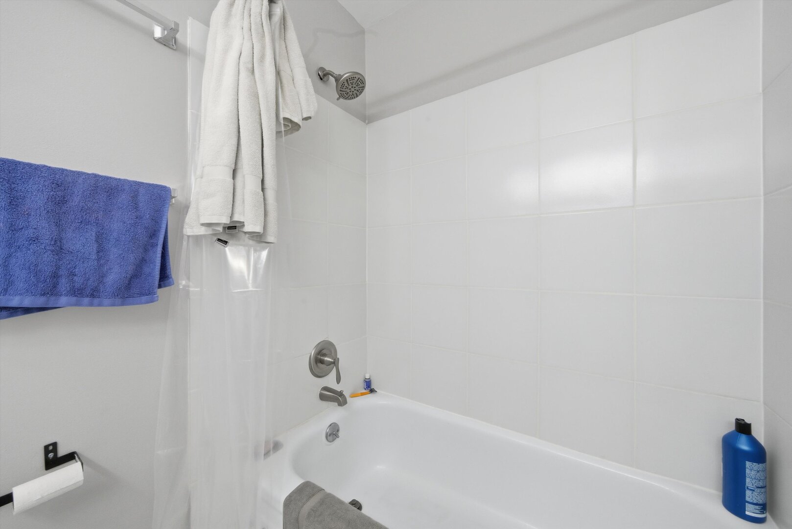 4343 N Clarendon Avenue Unit: 2210