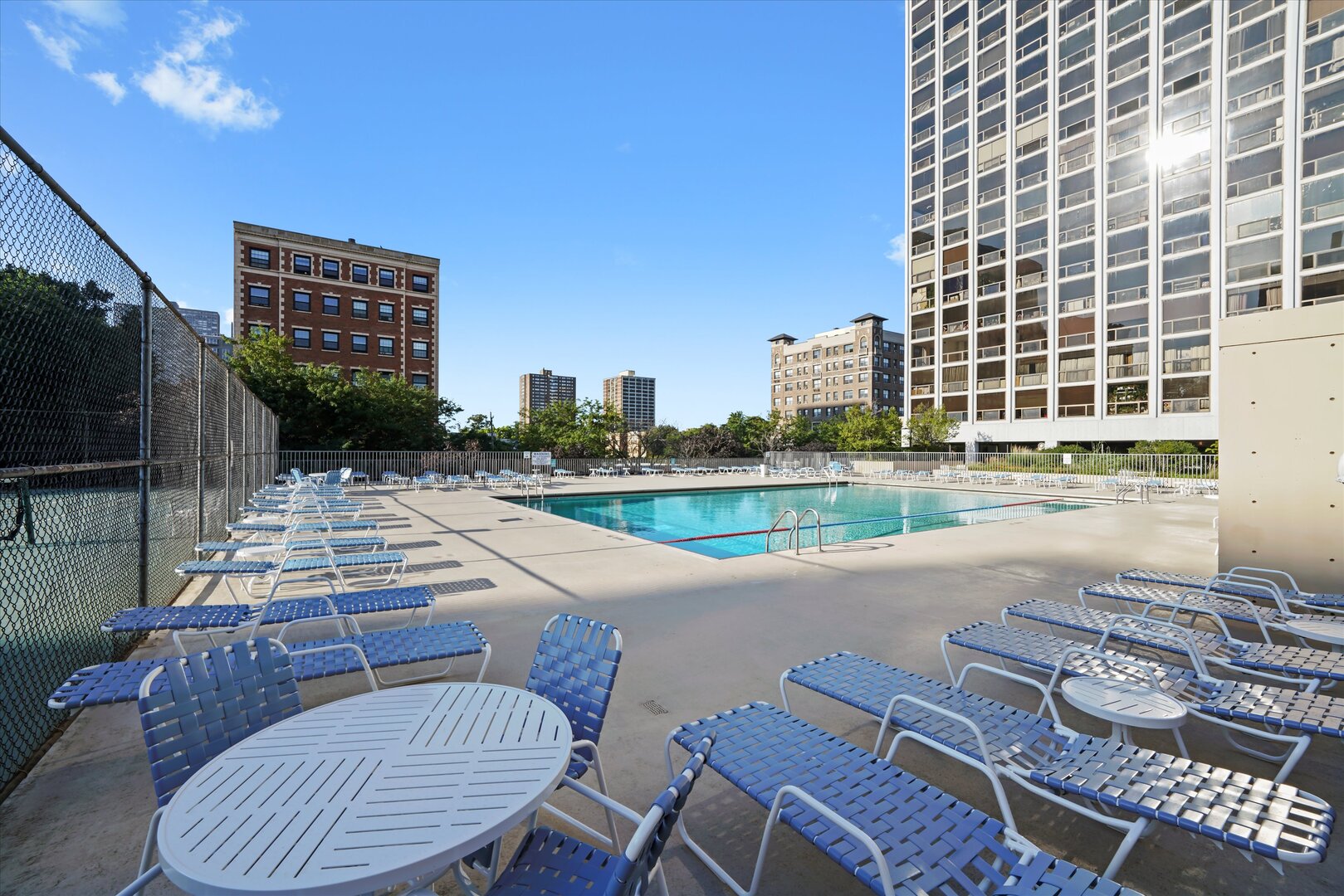 4343 N Clarendon Avenue Unit: 2210