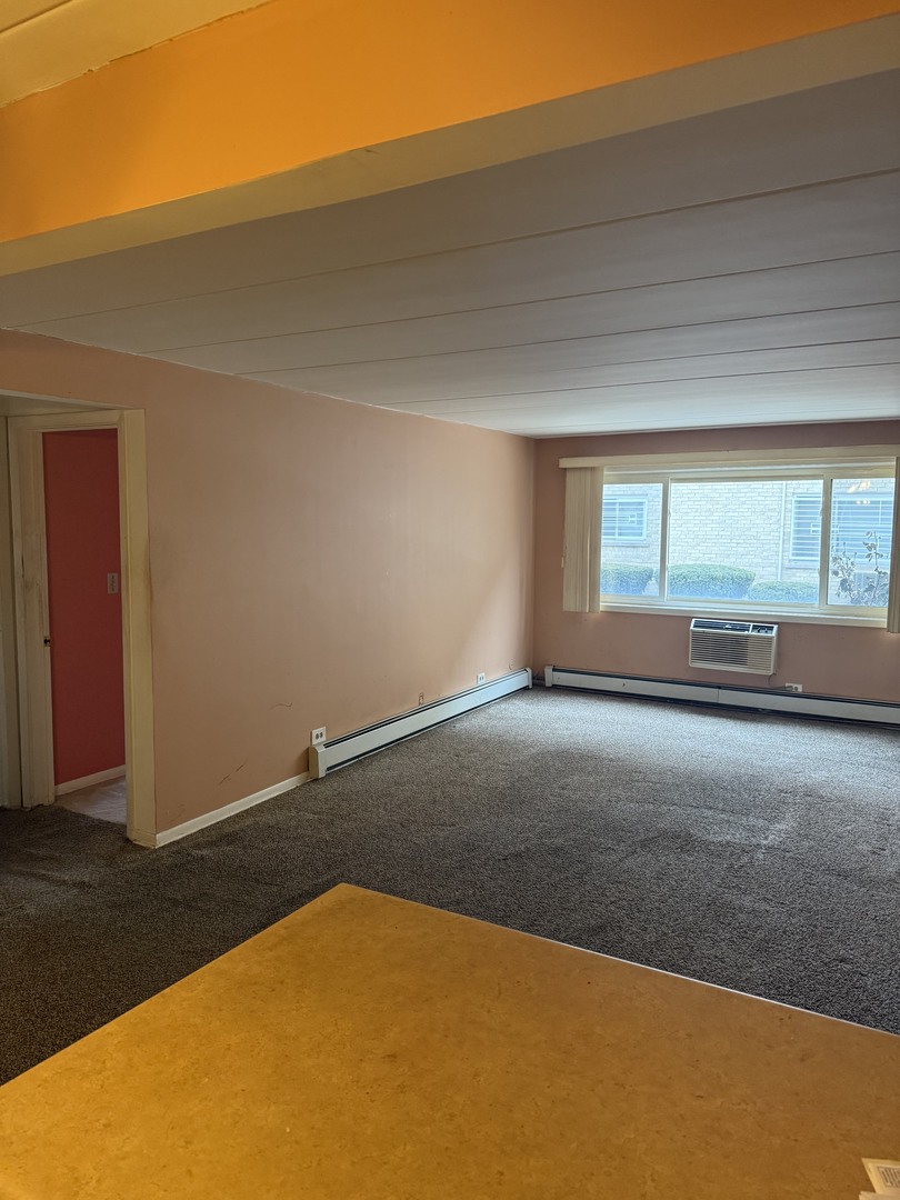 5241 N East River Road Unit: 1C