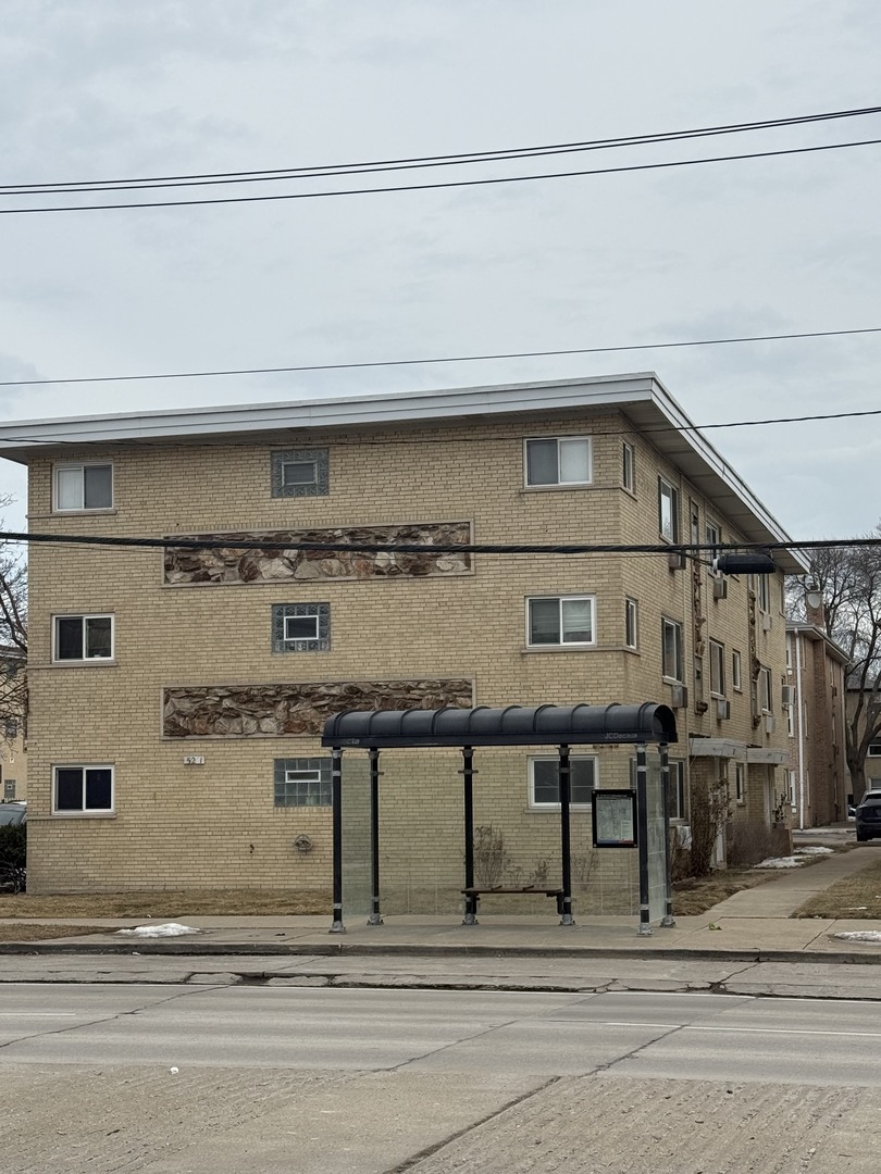 5241 N East River Road Unit: 1C