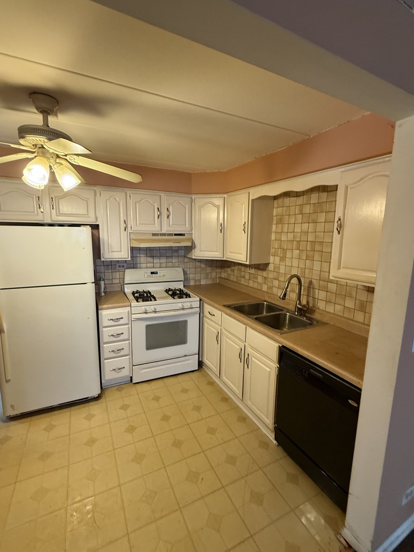 5241 N East River Road Unit: 1C