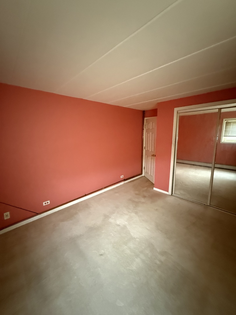 5241 N East River Road Unit: 1C