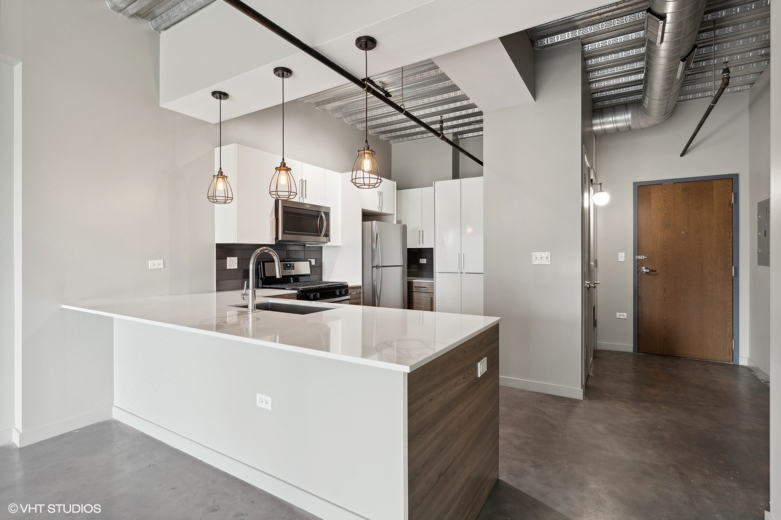 1241 N MILWAUKEE Avenue Unit: 305