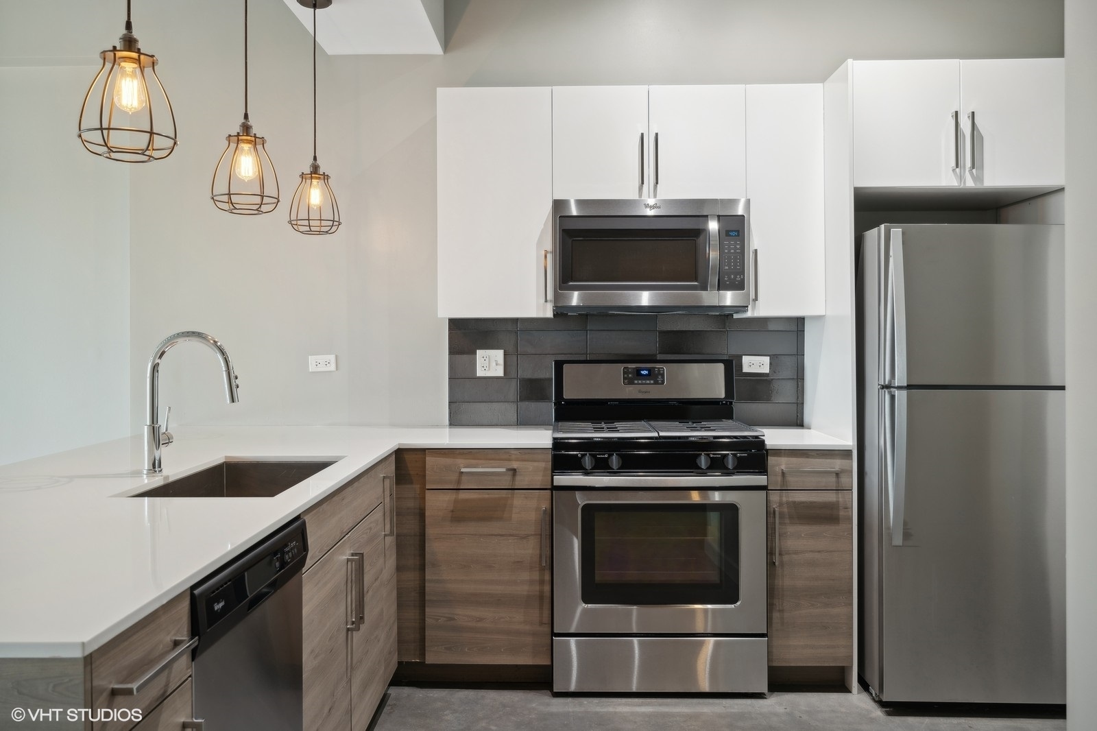 1241 N MILWAUKEE Avenue Unit: 305