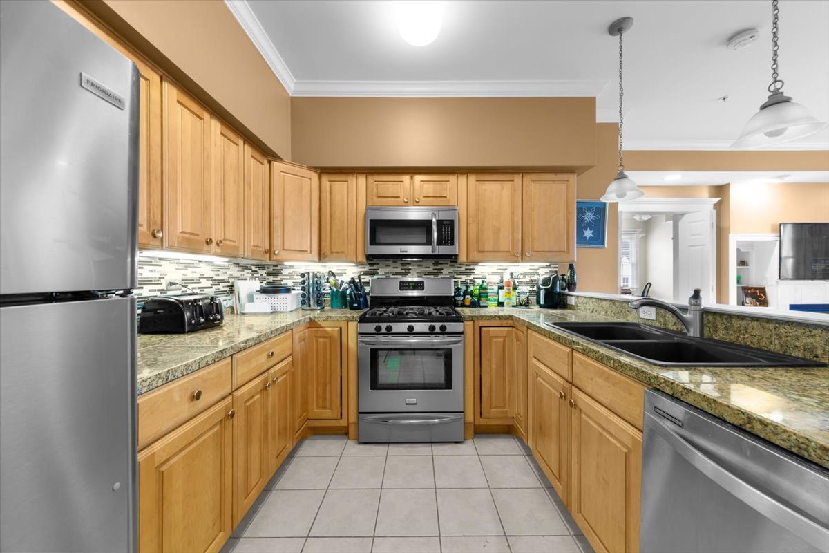 111 S 5th Avenue Unit: D