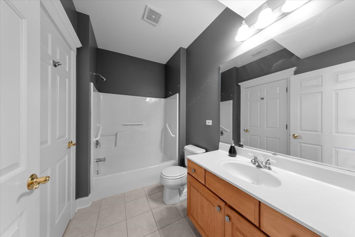 111 S 5th Avenue Unit: D