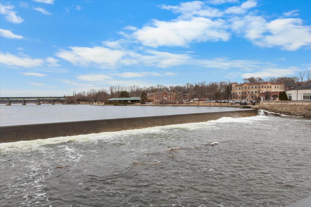 111 S 5th Avenue Unit: D