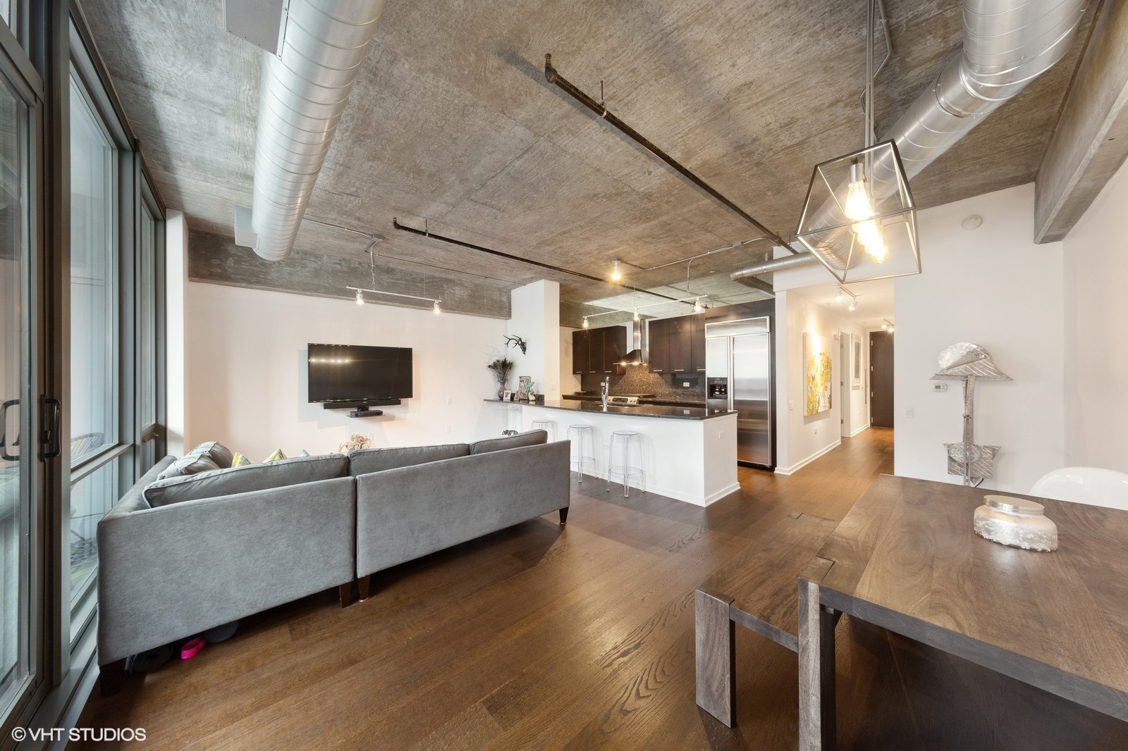 240 E Illinois Street Unit: 402