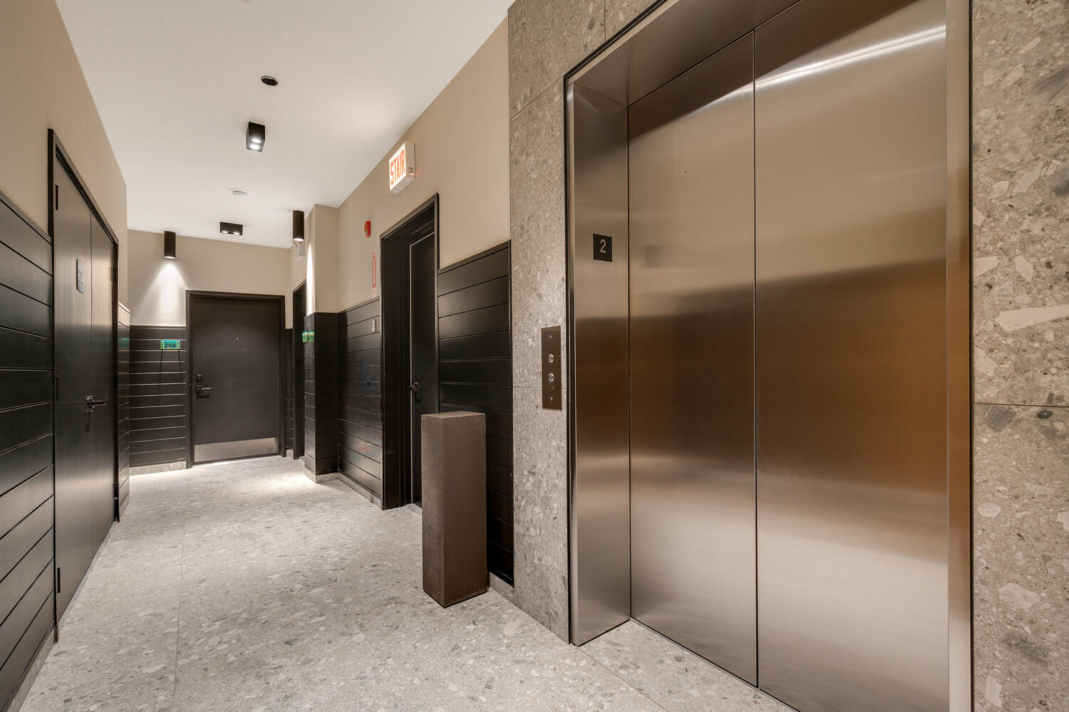 1235 N ASHLAND Avenue Unit: 503