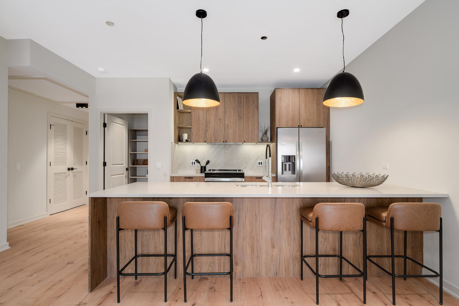 1235 N ASHLAND Avenue Unit: 503