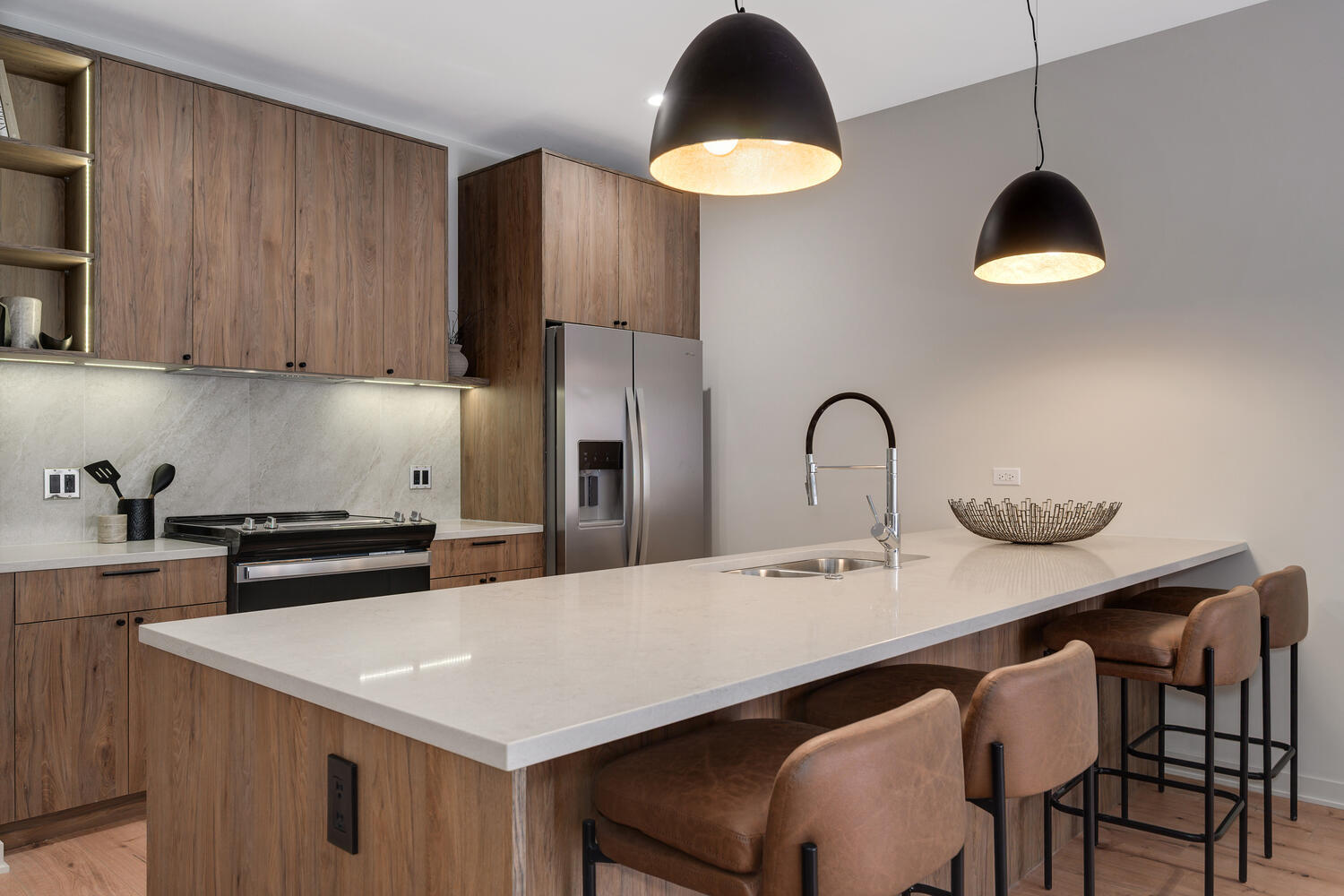 1235 N ASHLAND Avenue Unit: 503